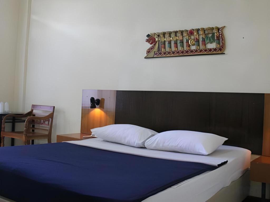 Augusta Sukabumi Hotel Extérieur photo