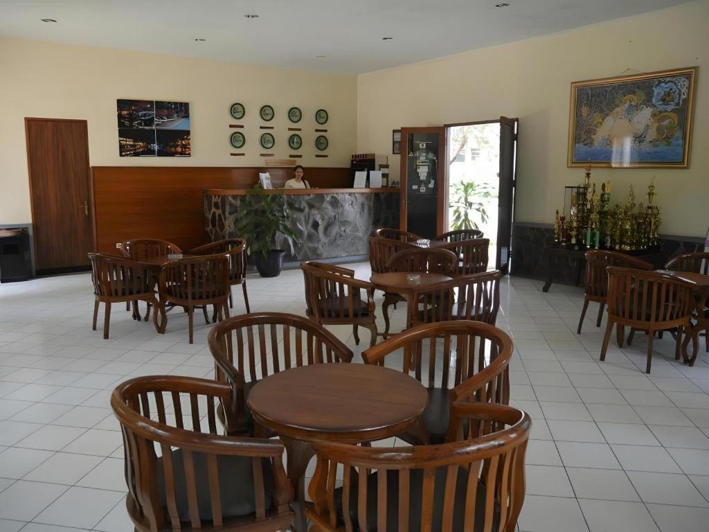 Augusta Sukabumi Hotel Extérieur photo