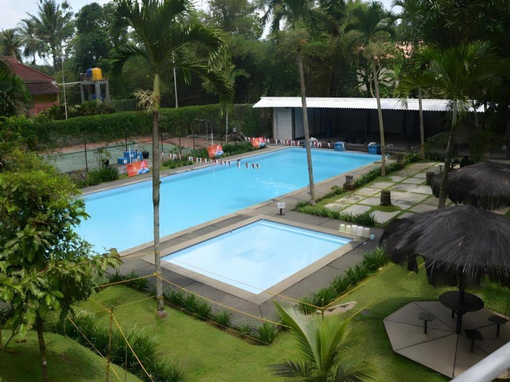 Augusta Sukabumi Hotel Extérieur photo