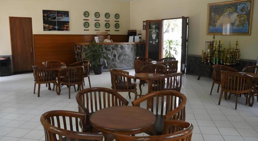 Augusta Sukabumi Hotel Extérieur photo