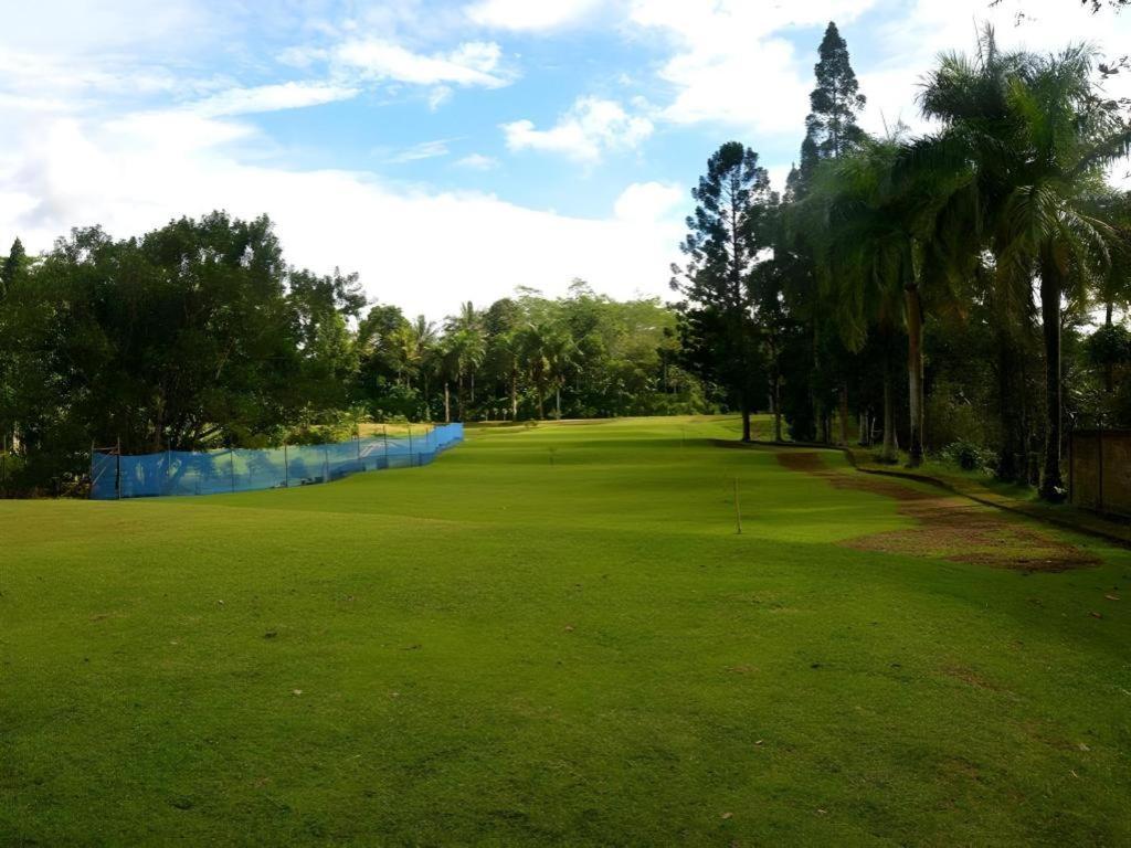 Augusta Sukabumi Hotel Extérieur photo